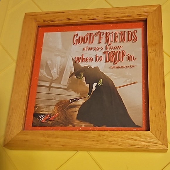 Hallmark Wizard of Oz Decor - Picture 2 of 3